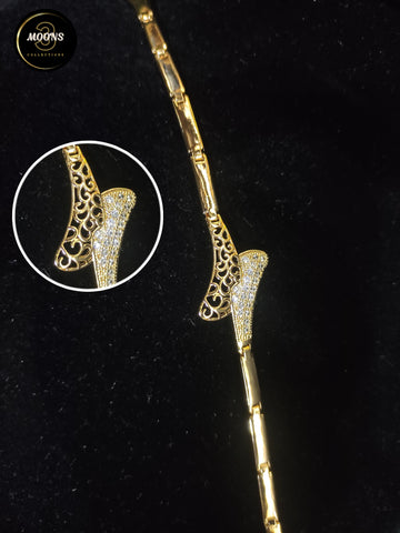 Stainless steel Golden color bracelet For Women Fashion With attractive Design.