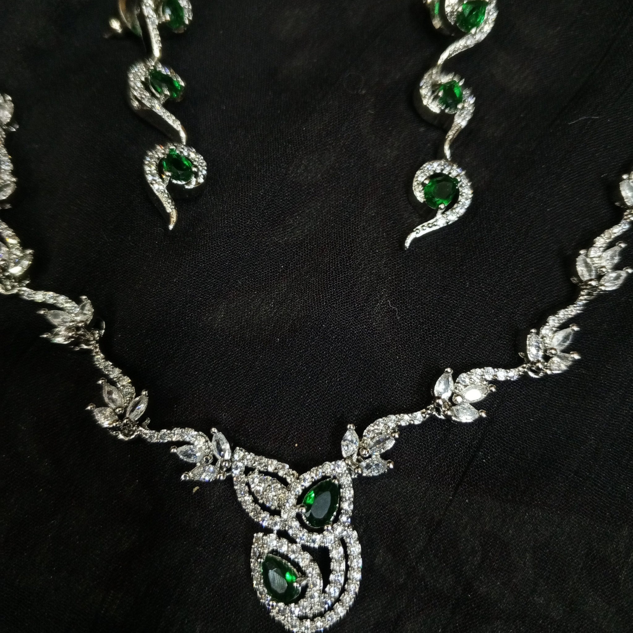 Shiney zircon Jewelery set for females